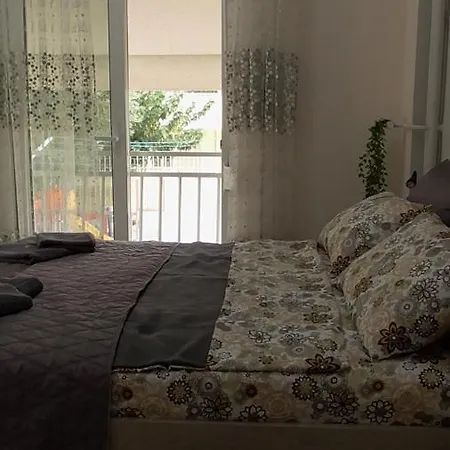 Ellada Apartment *